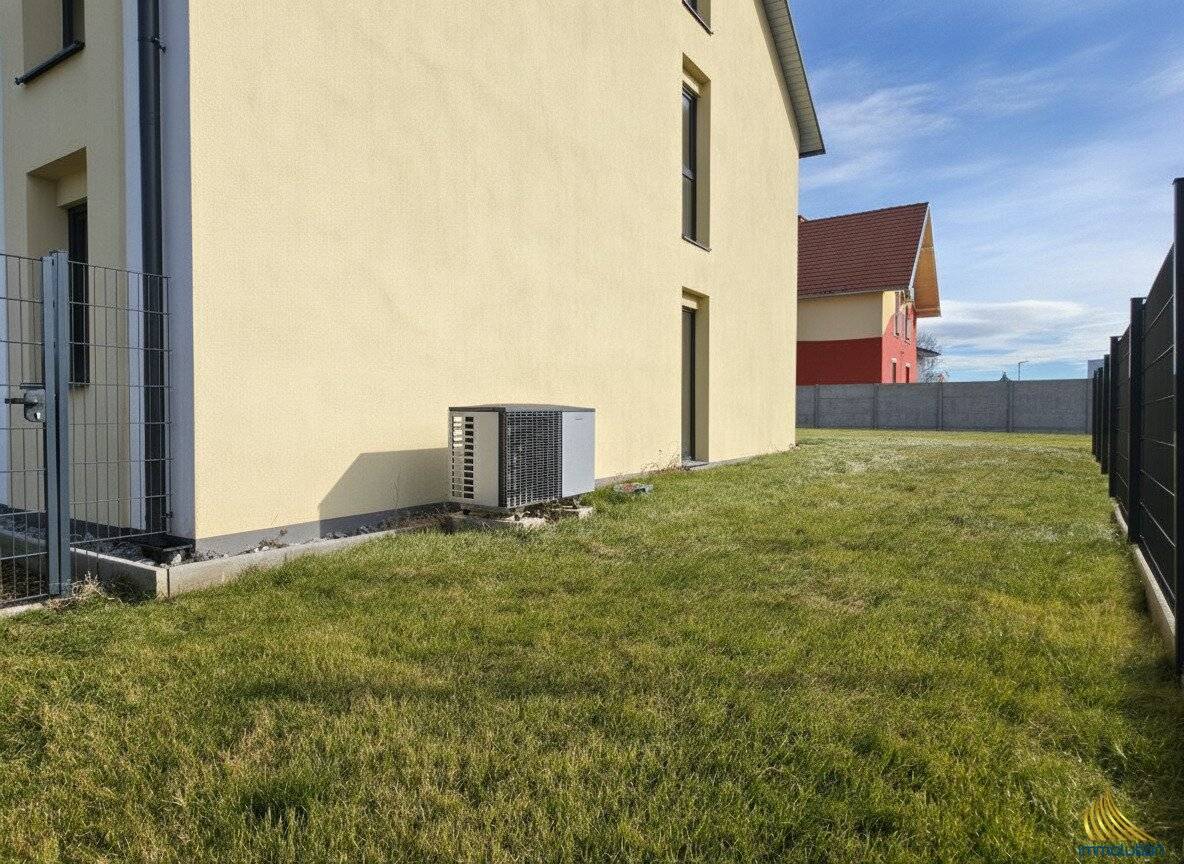 Modernes Reiheneckhaus mit Garten und Südwest Ausrichtung