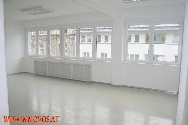 Office spaces with rooftop terrace in courtyard location near Hannovermarkt