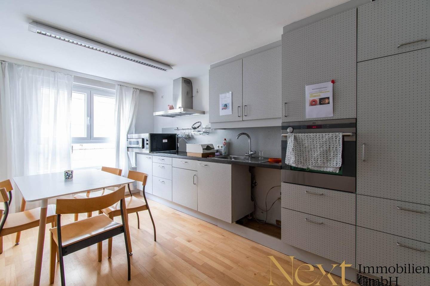 Central office space directly on Linzer Landstraße available for rent now