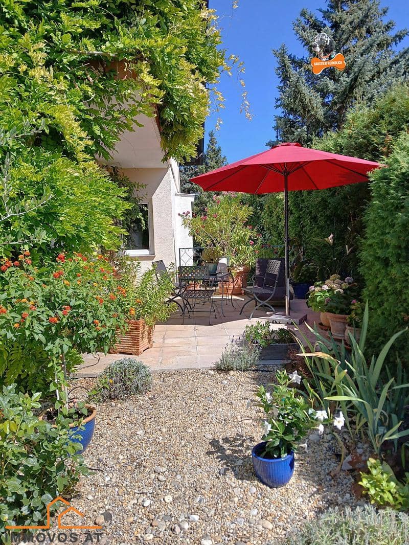 Geräumige Familienvilla mit Garten und Terrassen in Grünruhelage