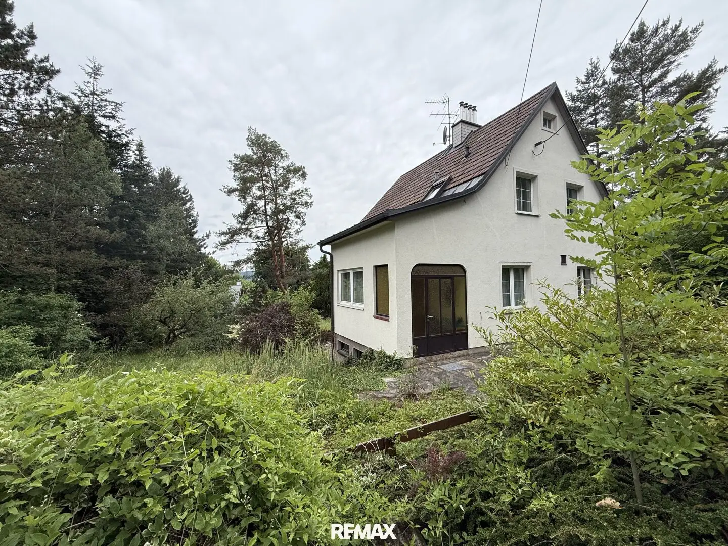 Building plot with planning permission for 13 residential units on Wolfersberg