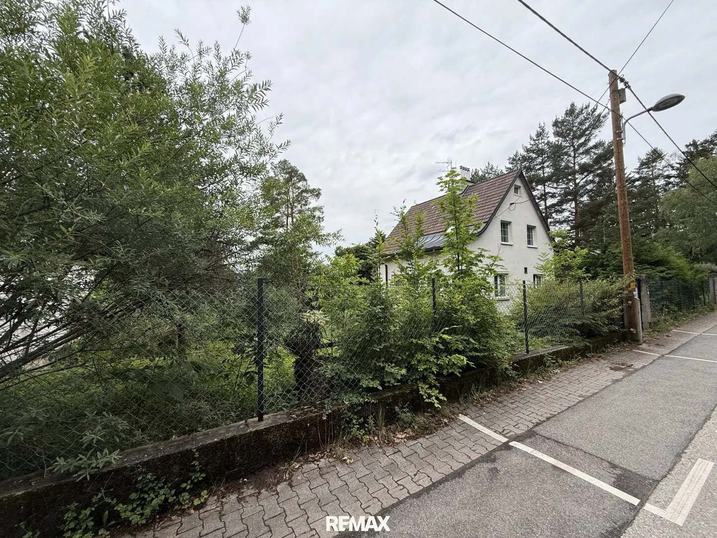Building plot with planning permission for 13 residential units on Wolfersberg