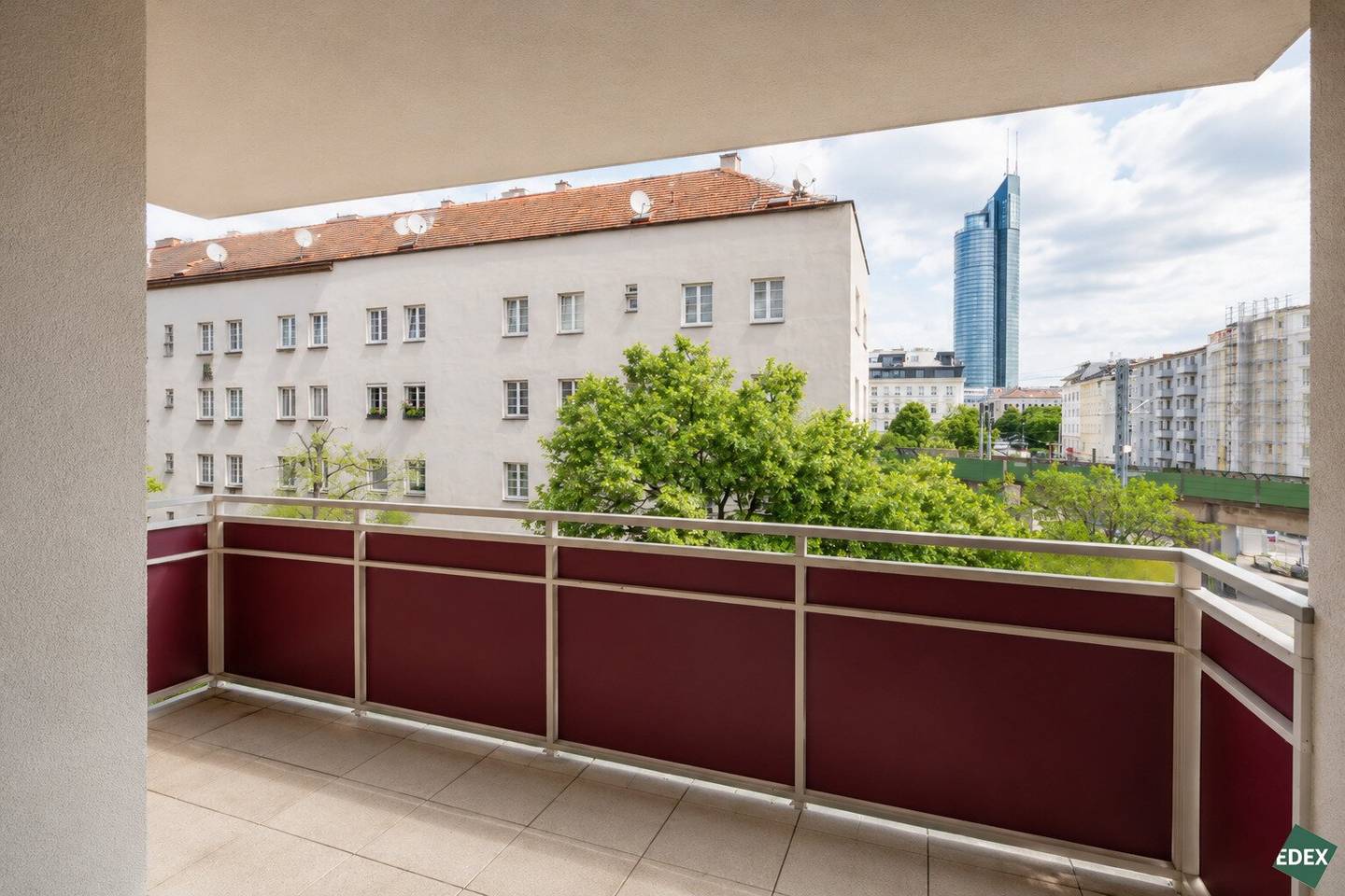5-Zimmer-Familienwohnung mit zwei Loggien