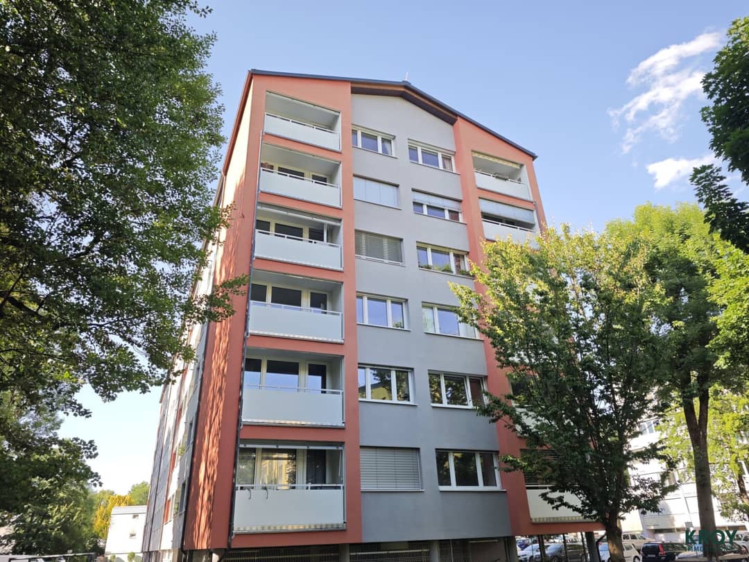 Bright 3-Room Apartment with West-Facing Loggia and Distant View