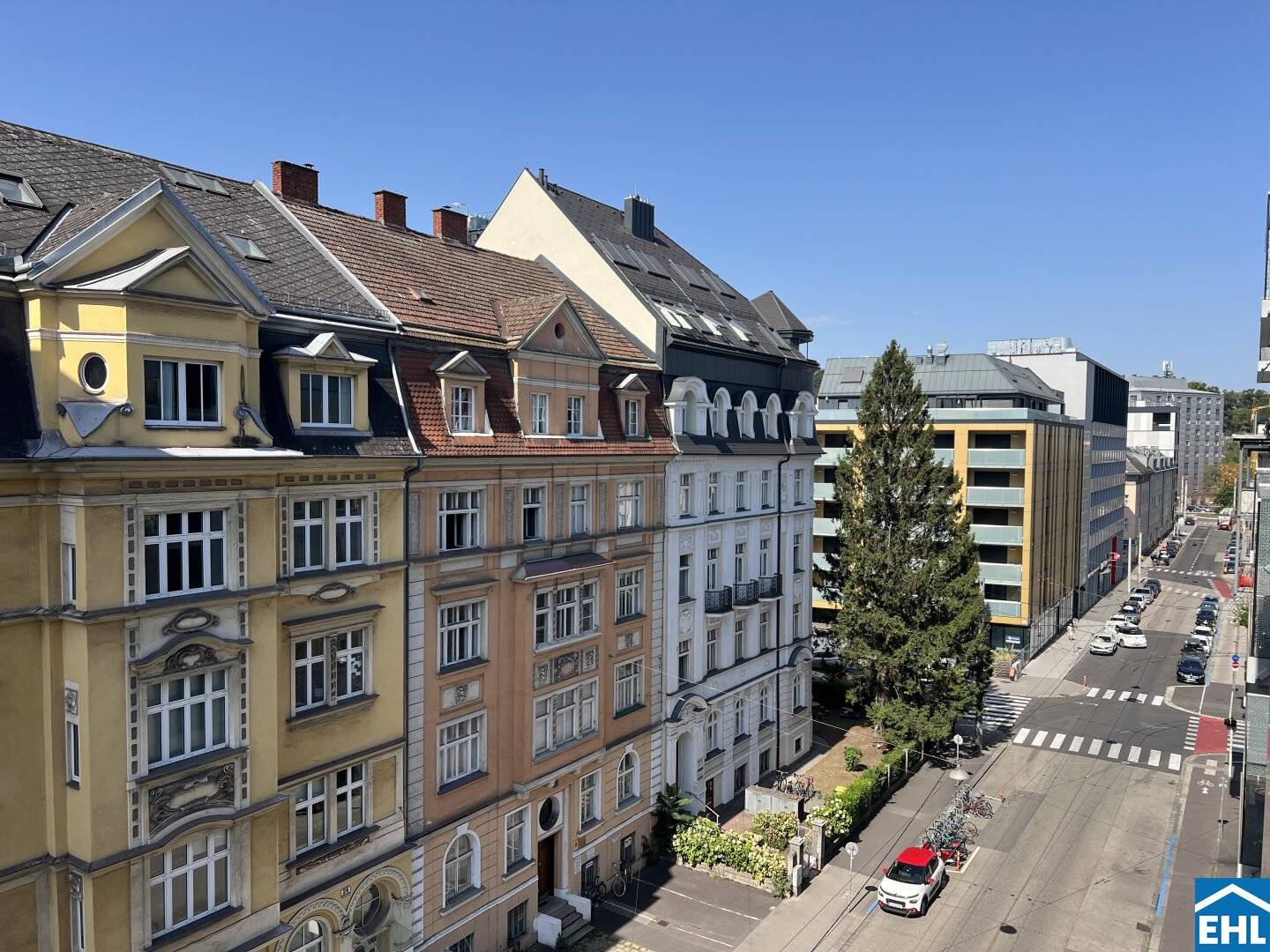Helle Wohnung mit Südwestbalkon und Einbauküche