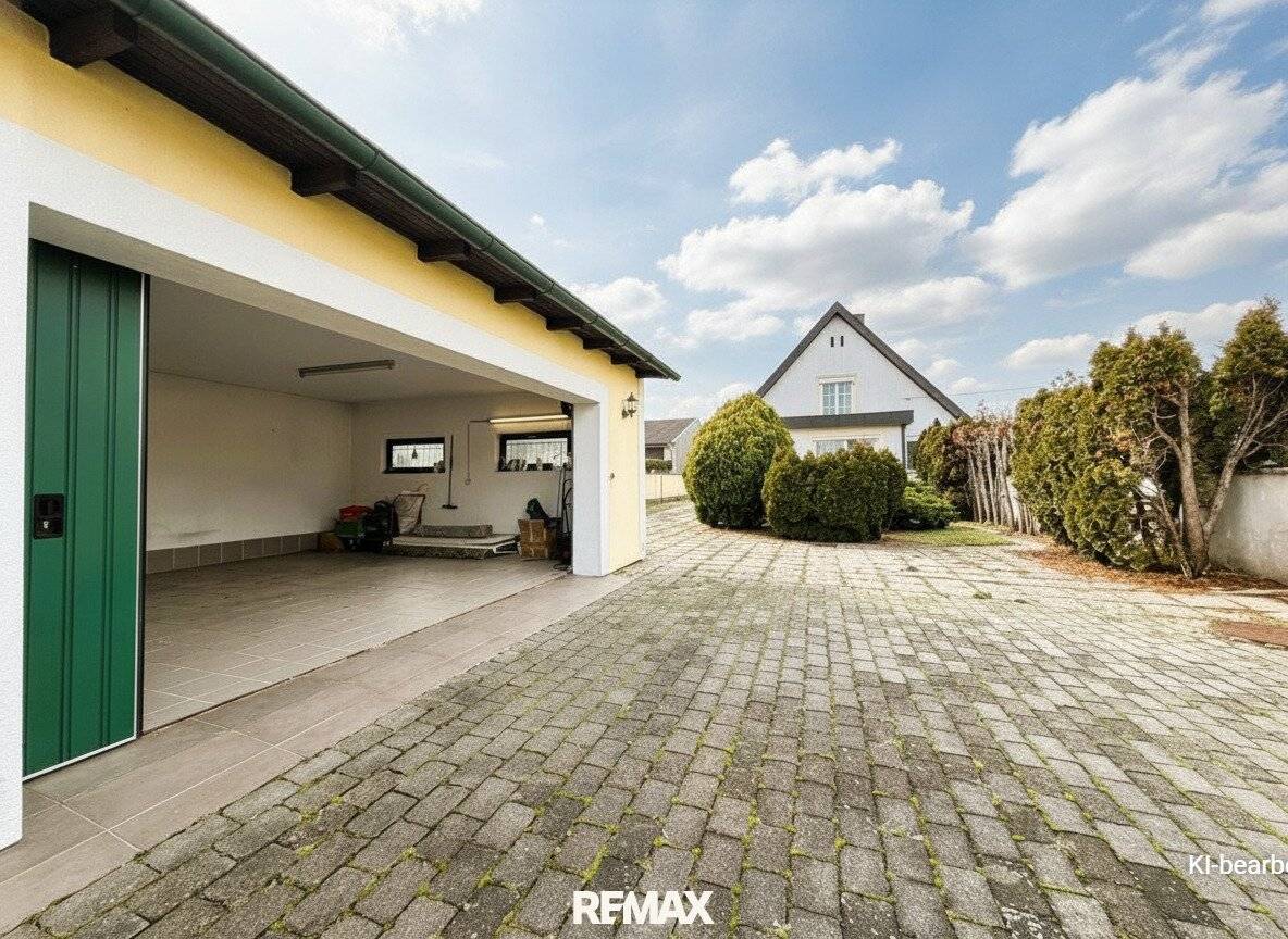 Großzügiges Einfamilienhaus mit Garage und Garten