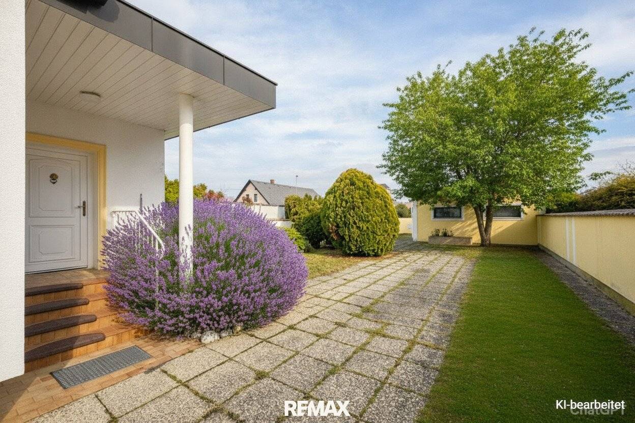 Großzügiges Einfamilienhaus mit Garage und Garten