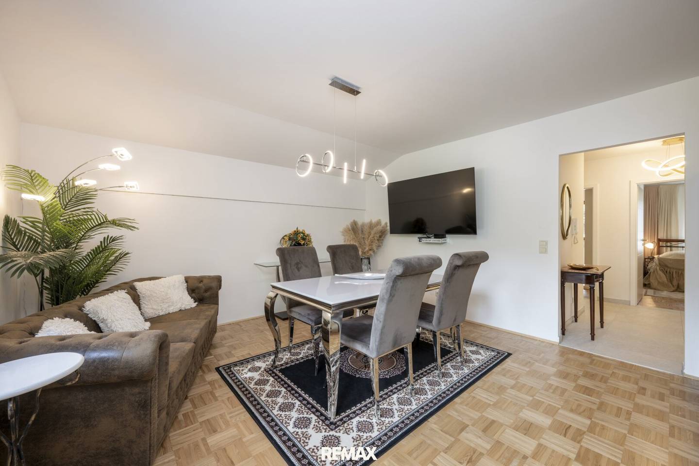 Wohnung mit Balkon und Bergblick in ruhiger Lage