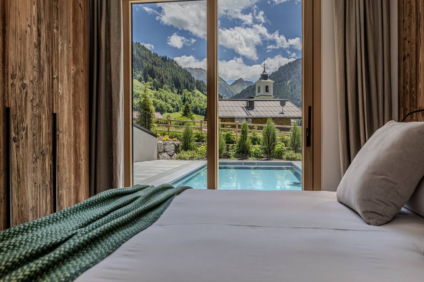 Chalet Neubau mit Wellnessbereich und Skiabfahrt in Aschau