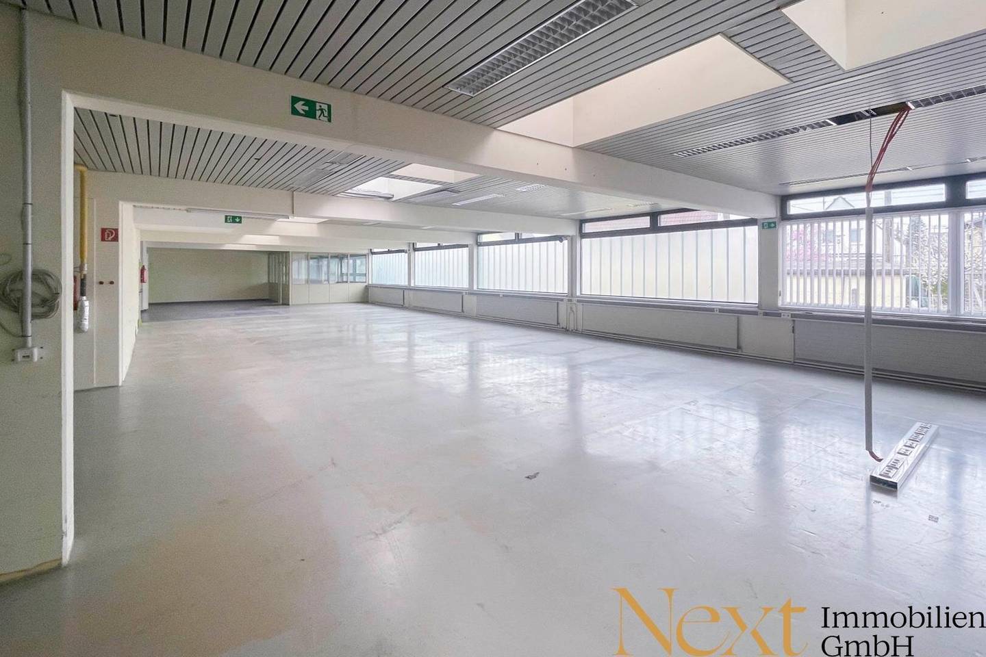 Multifunctional office space with warehouse in Pasching for rent Divisible
