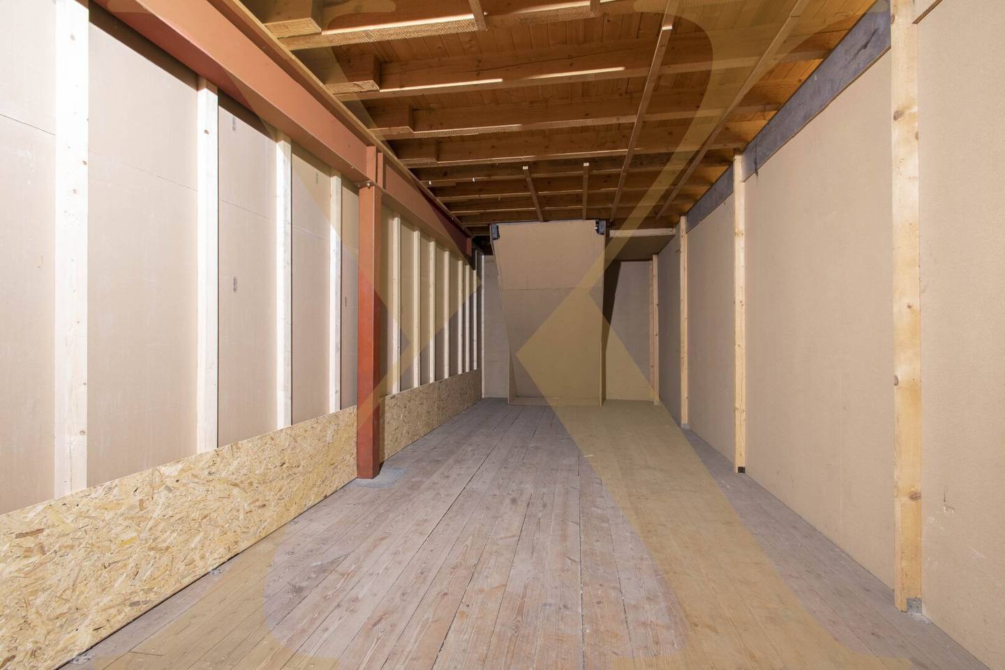 Small storage unit in Hörsching for rent commission free