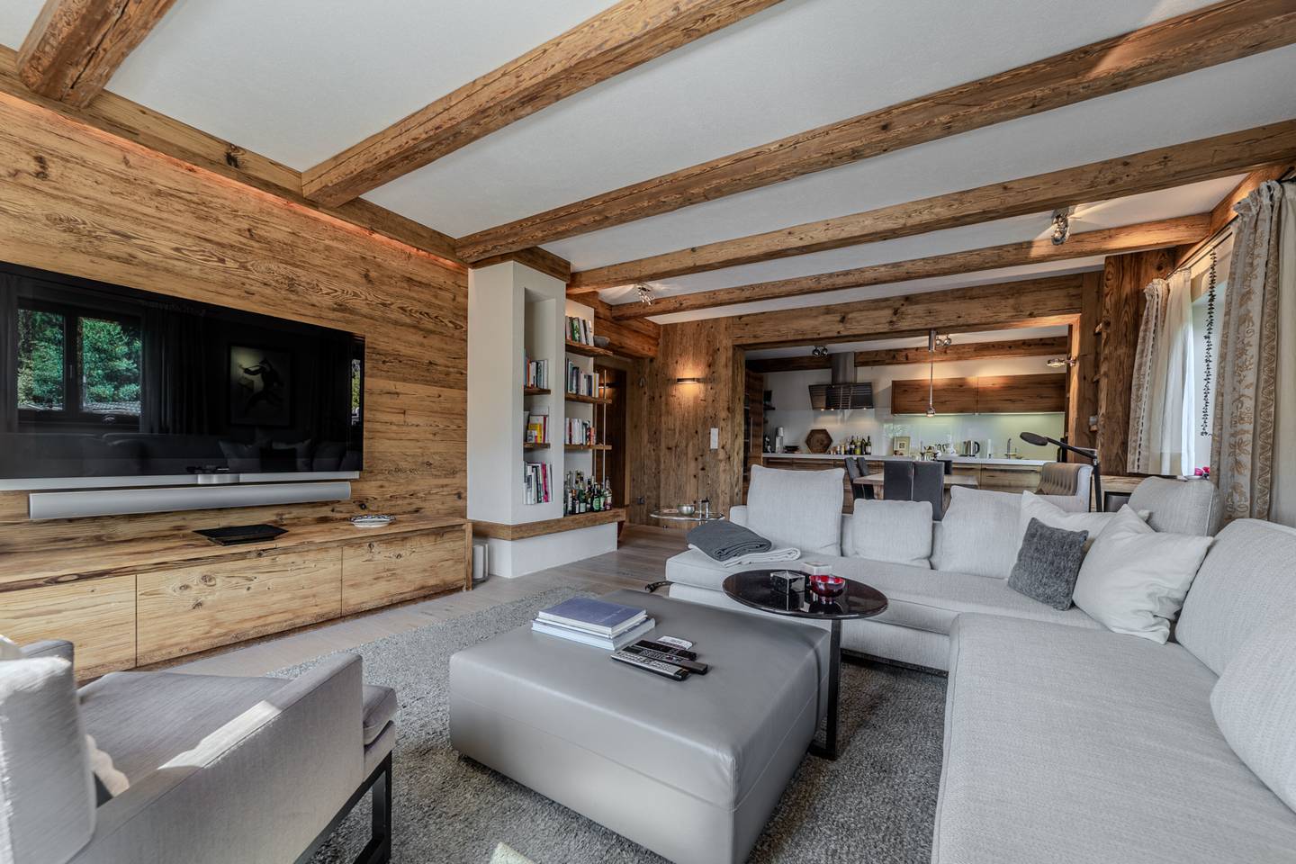 Premium apartment with balcony and view of Kitzbühel