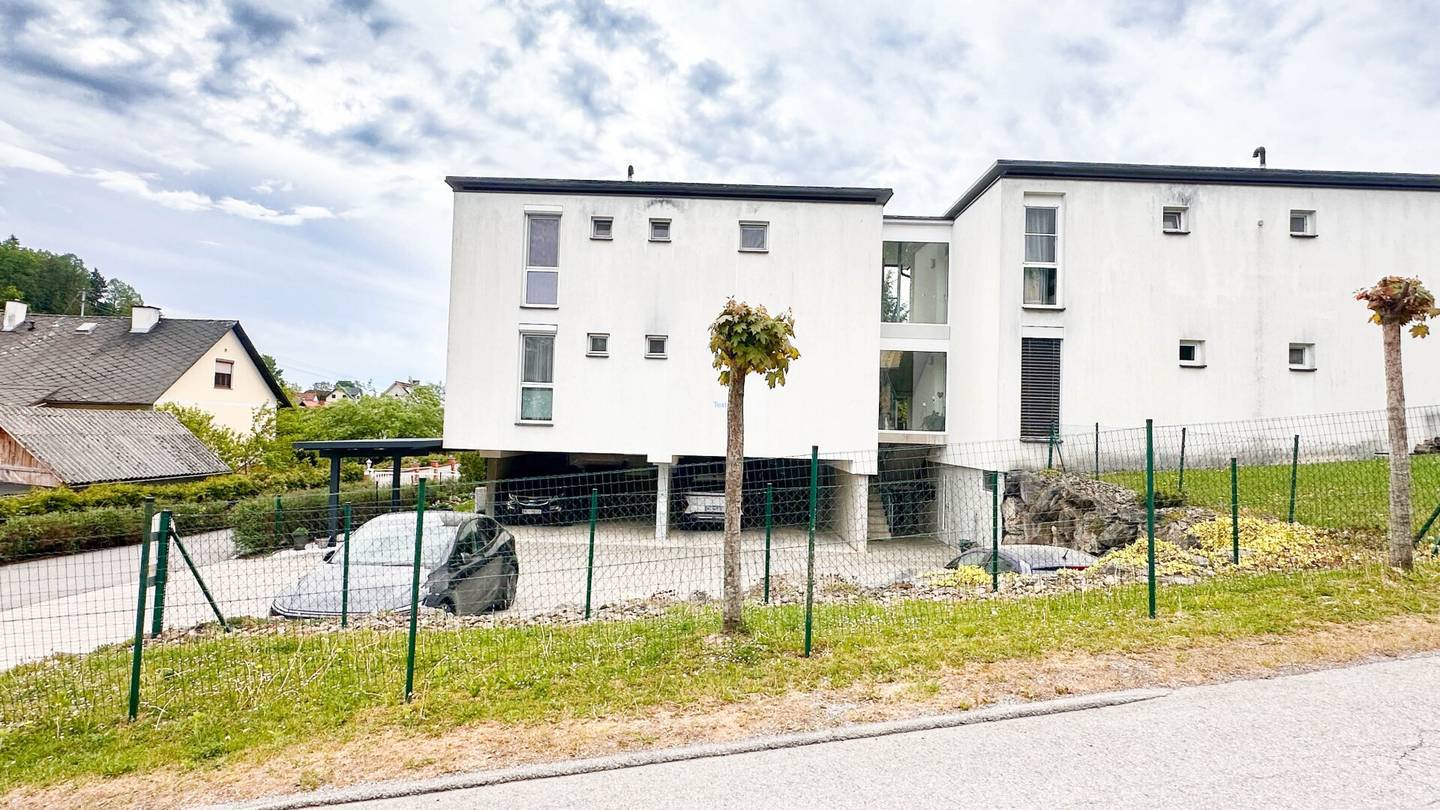 Gepflegte Wohnung mit Terrasse und Garage in Ludersdorf