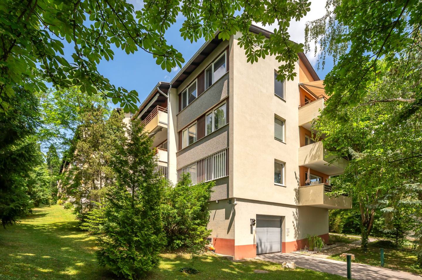 Gepflegte Wohnung mit Südwestloggia und Tiefgarage