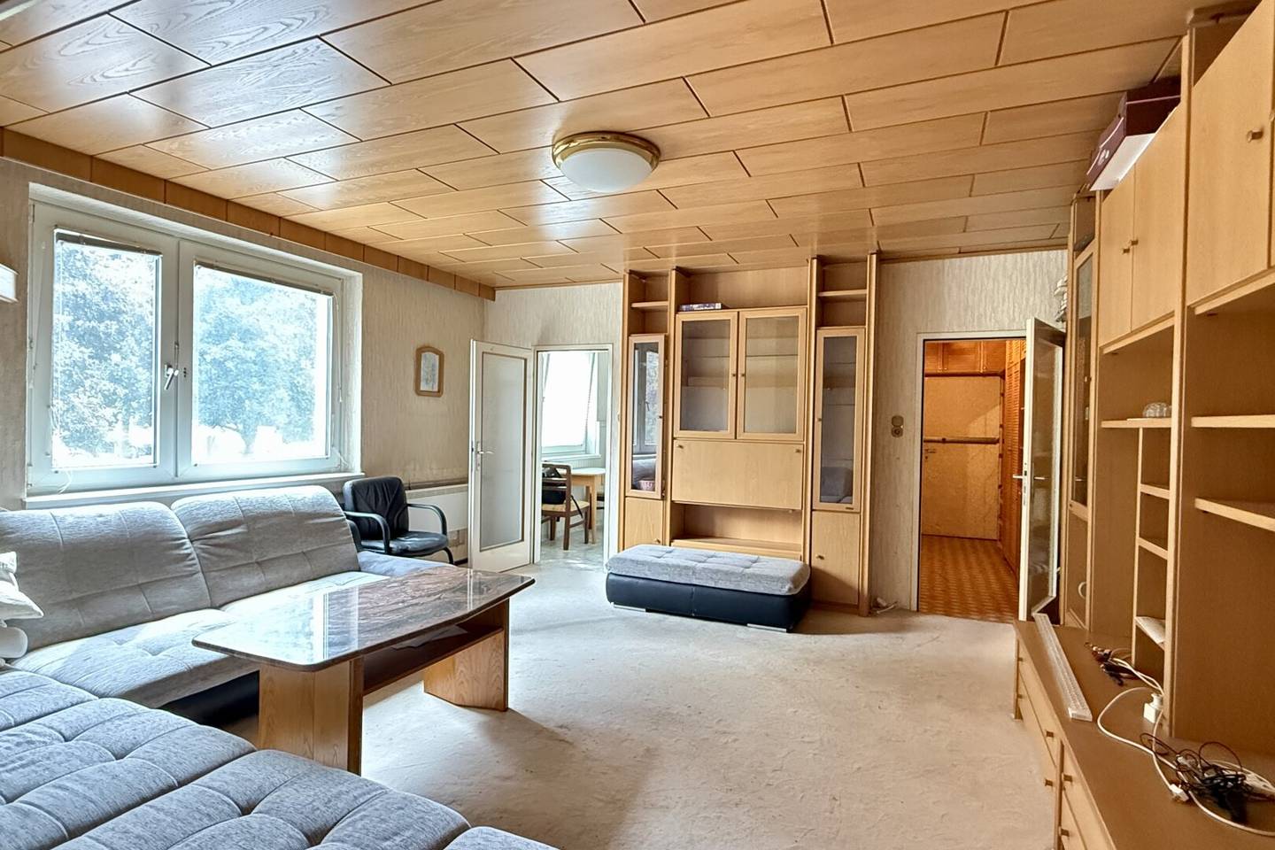 Furnished 2 Room Apartment with Garage Box in Courtyard Setting