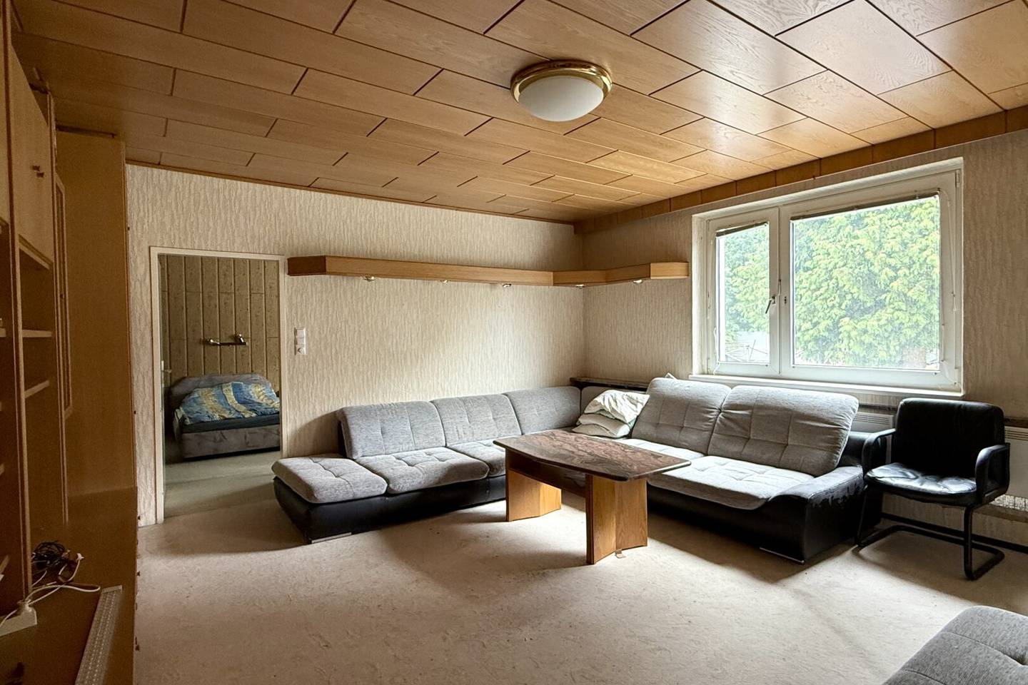Furnished 2 Room Apartment with Garage Box in Courtyard Setting