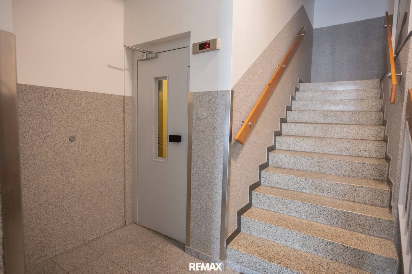 Apartment with southeast loggia and separate WC in quiet location