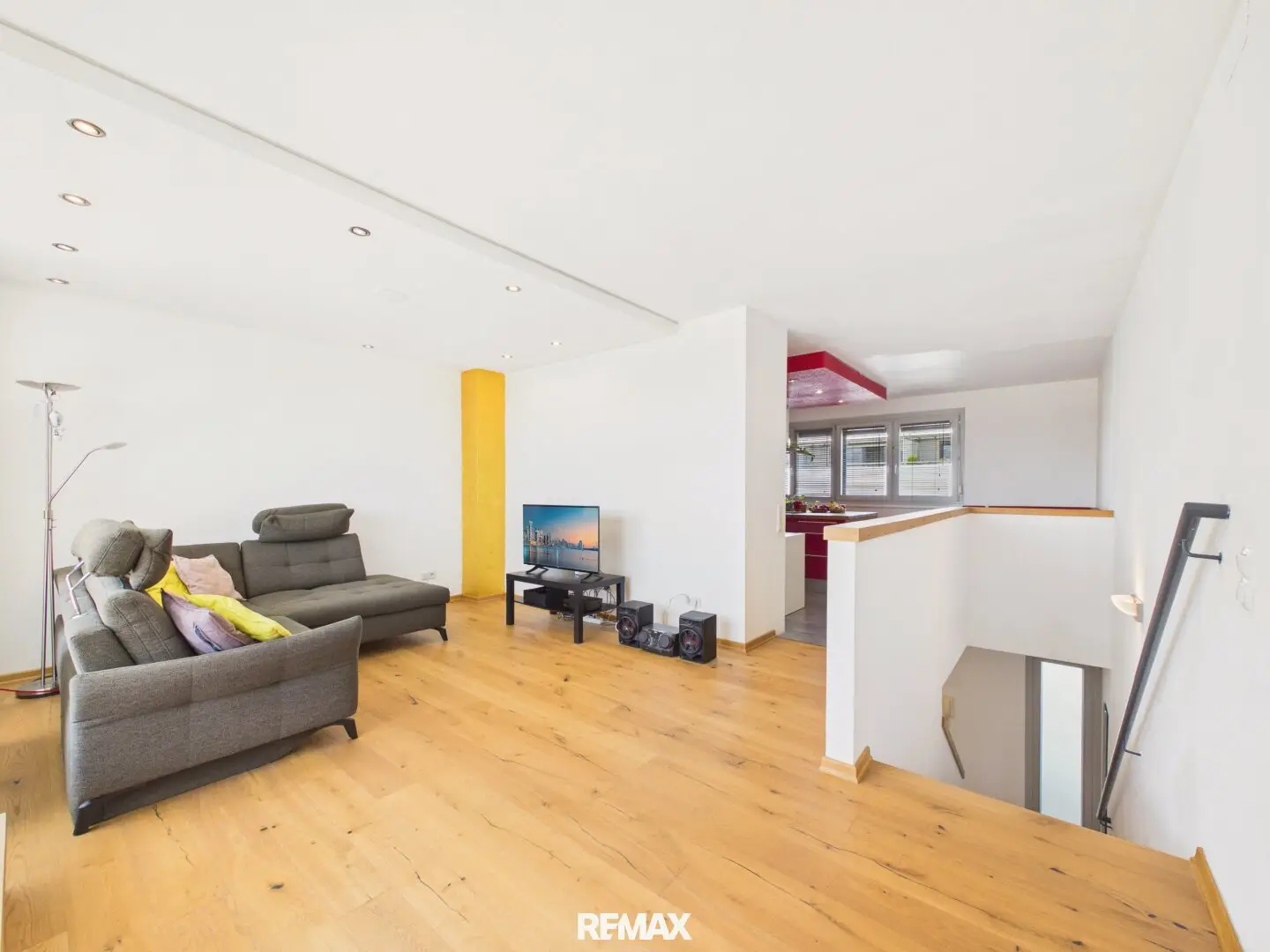3-room apartment with loggia, terrace and parking space in 1100 Vienna – Top location!