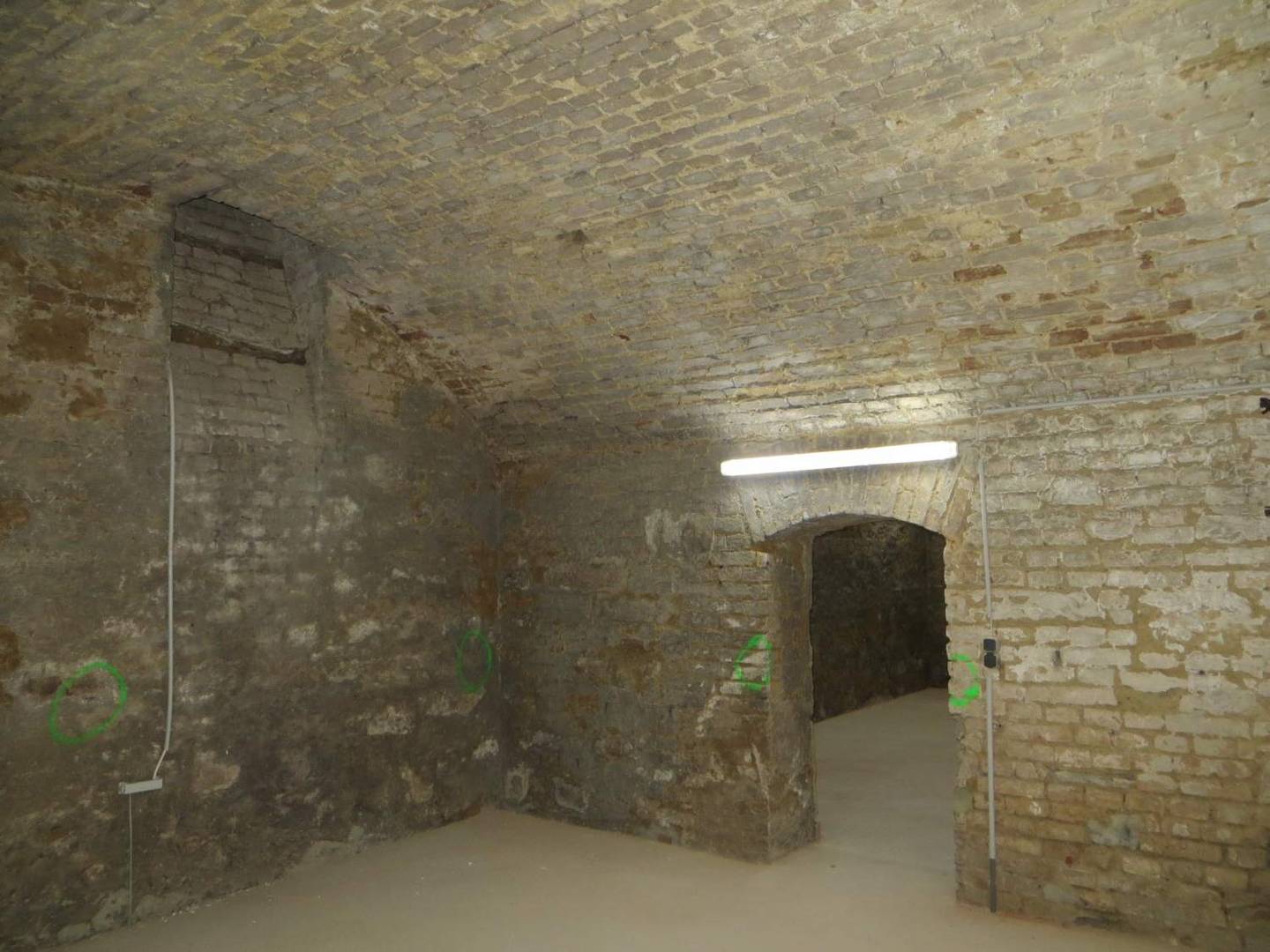Storage space in historic building with excellent transport links