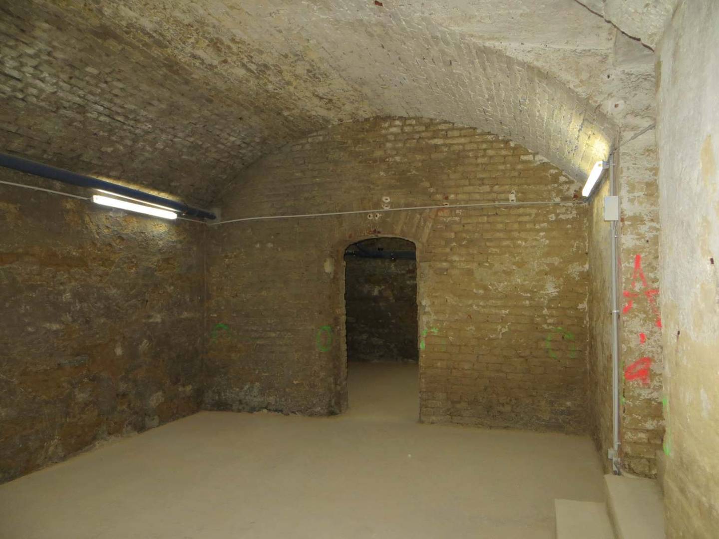 Storage space in historic building with excellent transport links