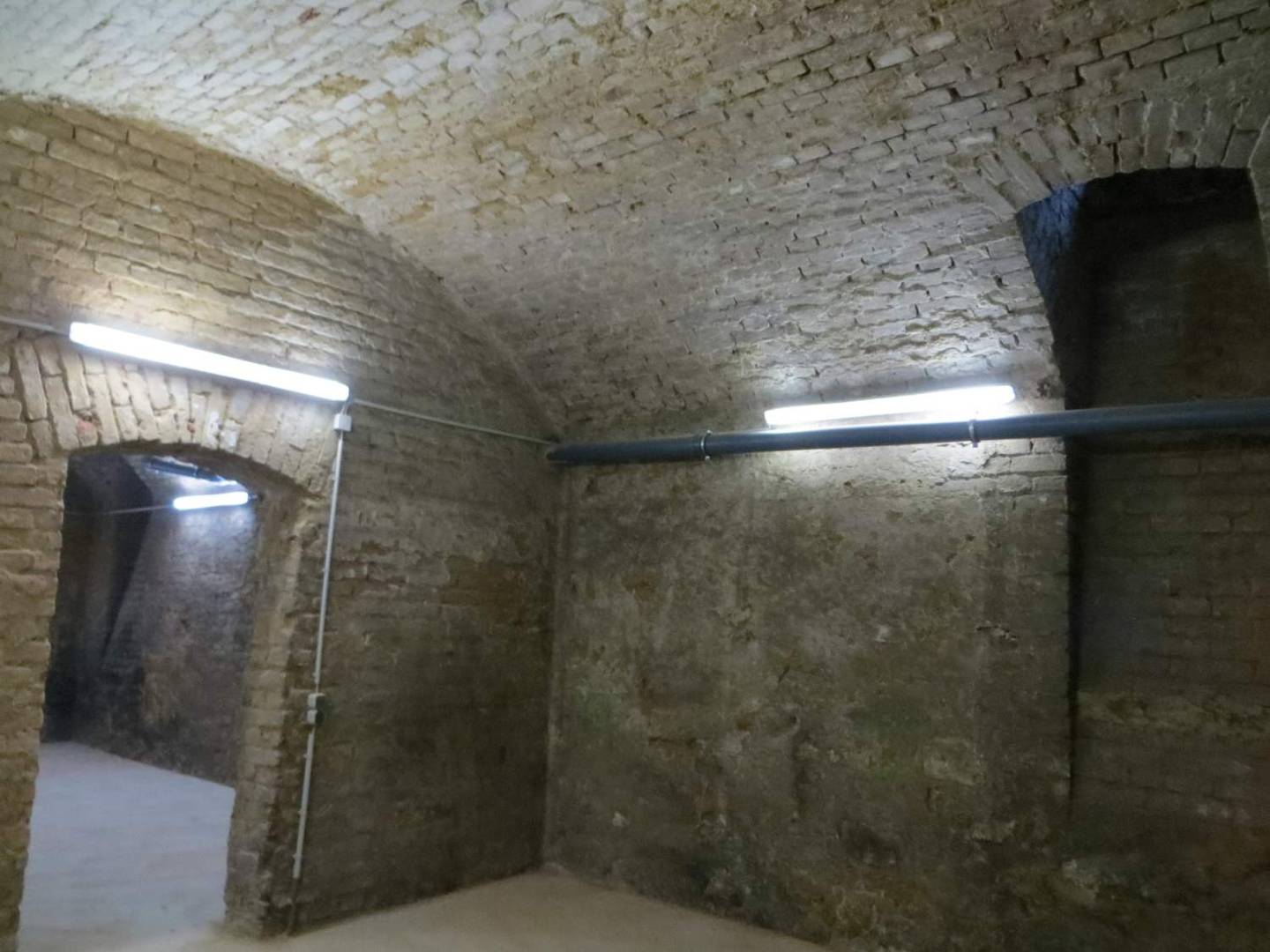 Storage space in historic building with excellent transport links