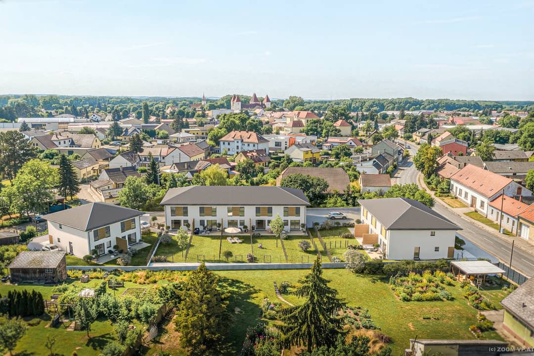 Townhouses in Orth an der Donau – 5 Rooms, Garden and Modern Equipment