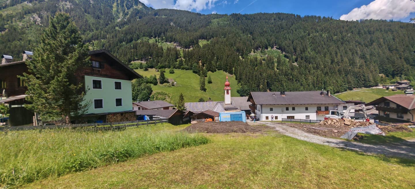 Sonnenverwöhntes Baugrundstück mit idealem Zuschnitt in Krößbach
