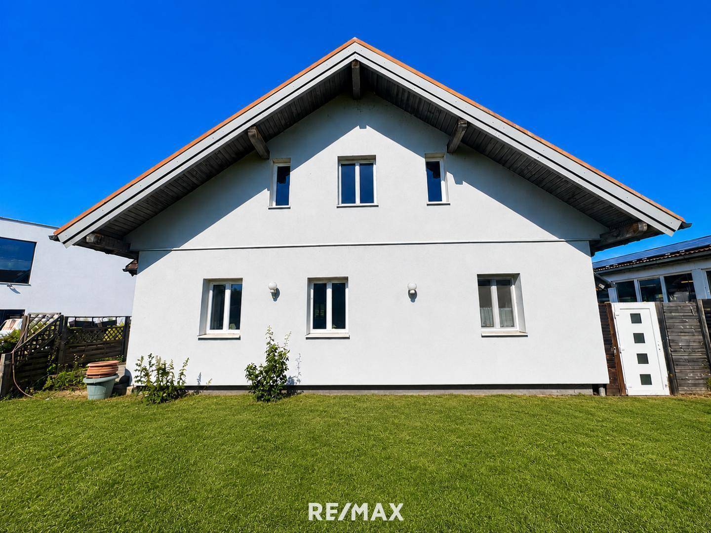 Einfamilienhaus mit Wintergarten und Doppelgarage