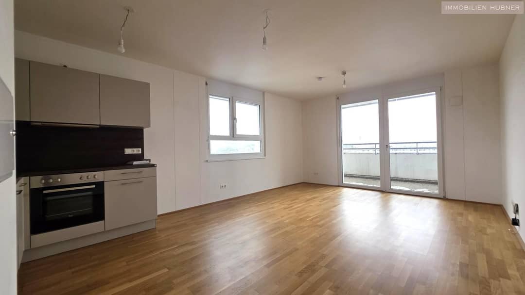 New-build apartment with loggia and ceiling cooling