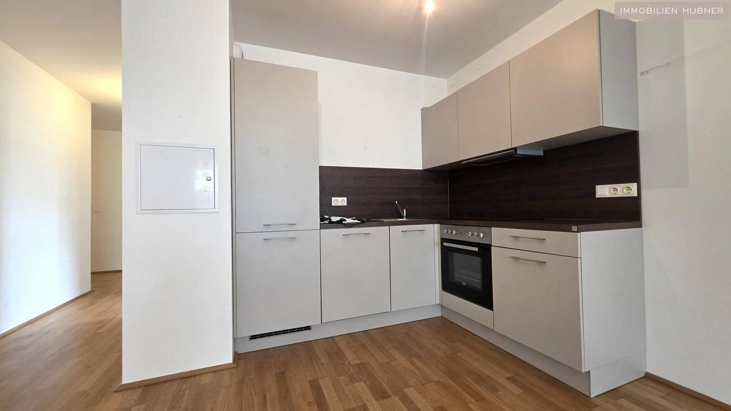 New-build apartment with loggia and ceiling cooling