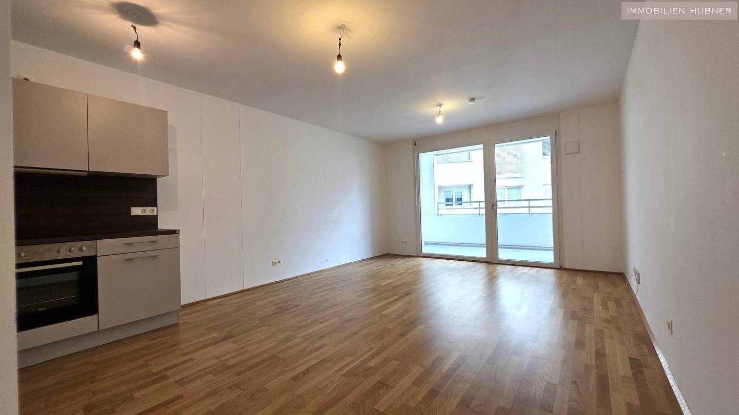New-build apartment with loggia and ceiling cooling