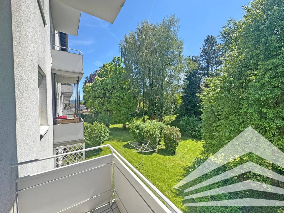 Quiet 3 Room Apartment with Balcony at Auberg
