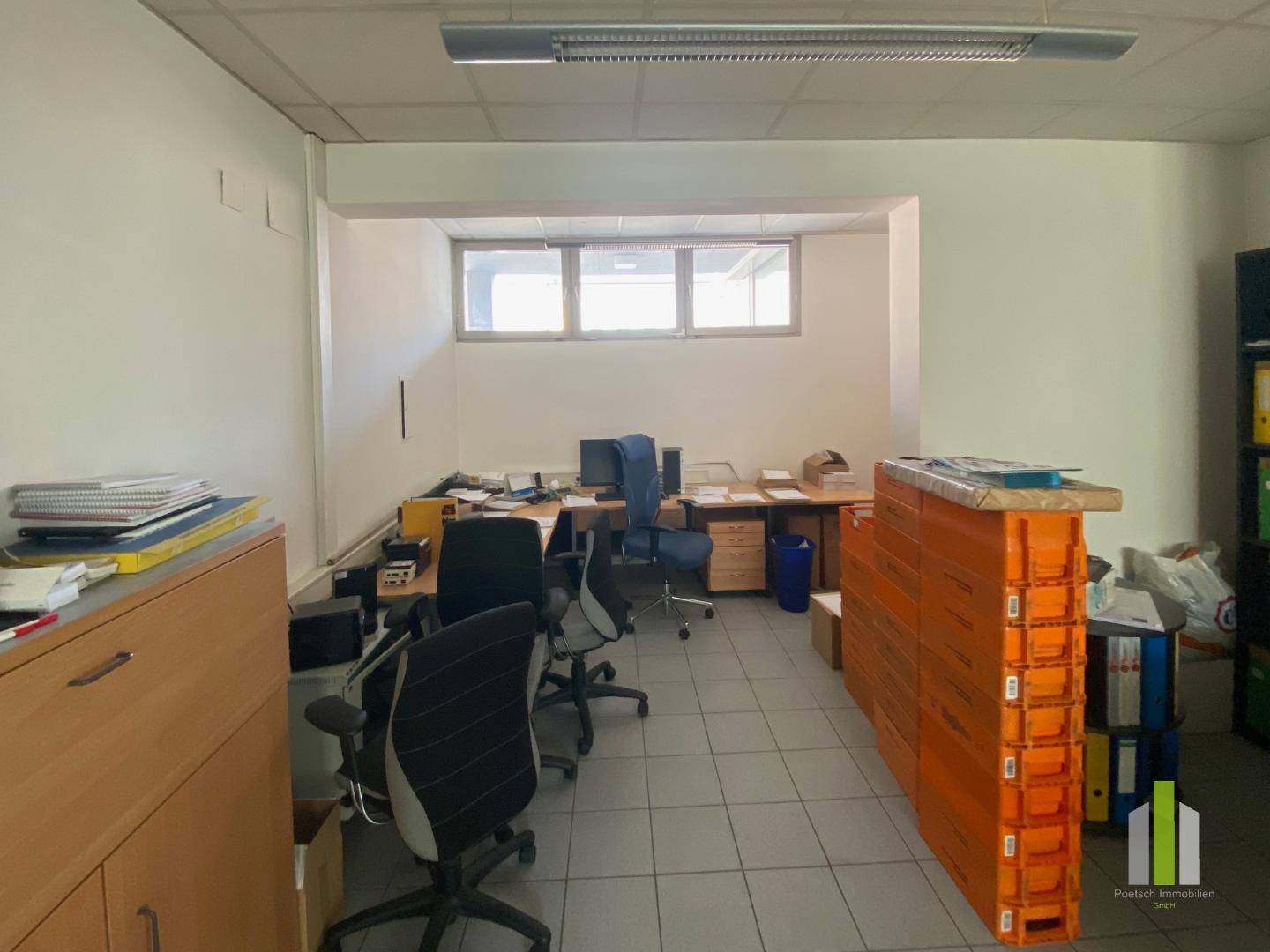Commercial Space in City Center with 4 Rooms