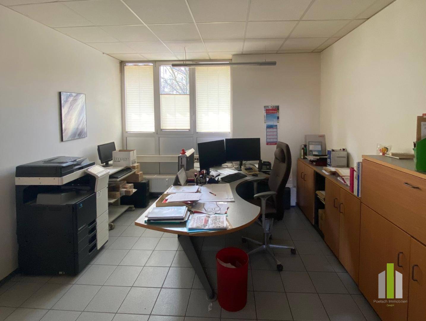 Commercial Space in City Center with 4 Rooms