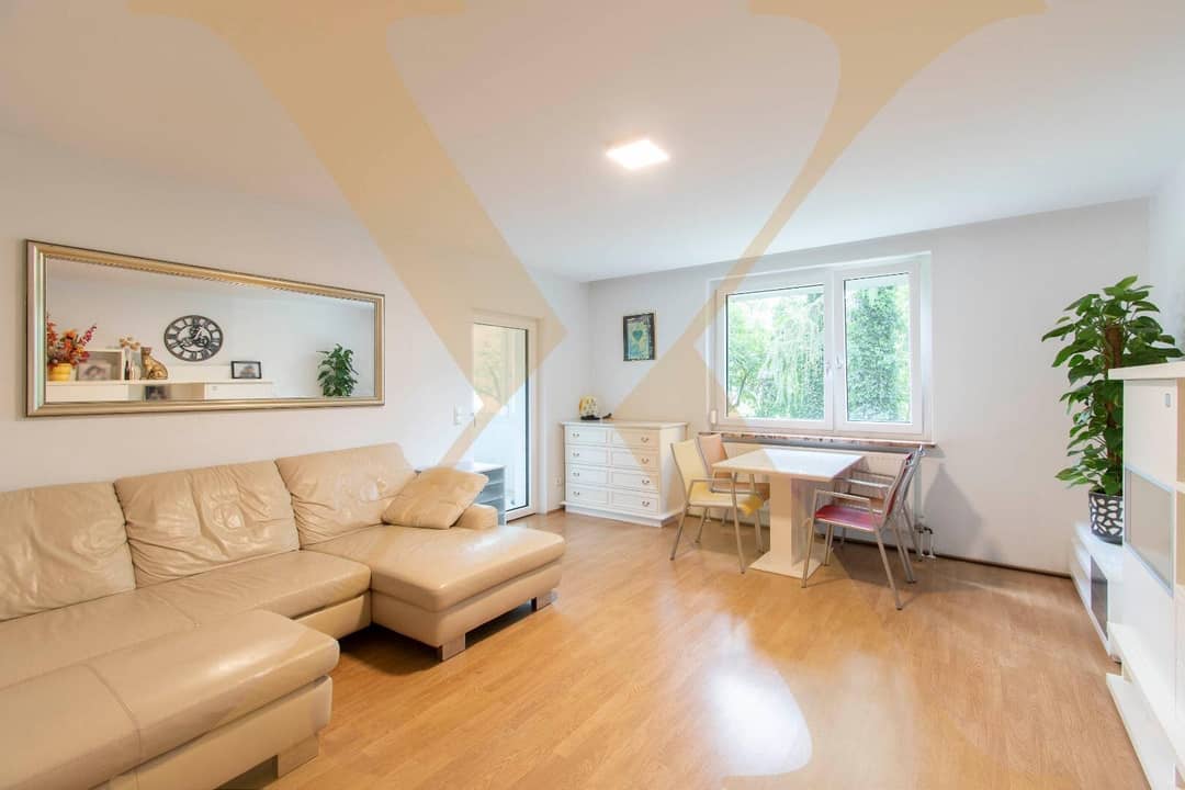 Wohnung saniert mit Loggia in ruhiger Lage