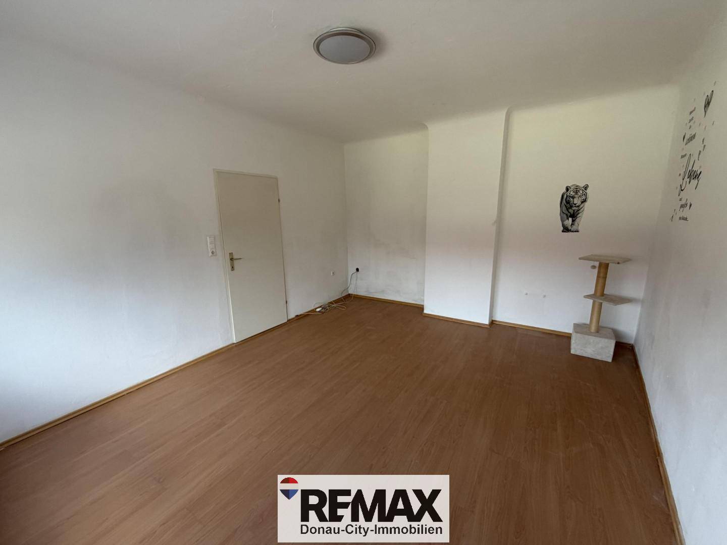 Apartment with garden access and parking in the center