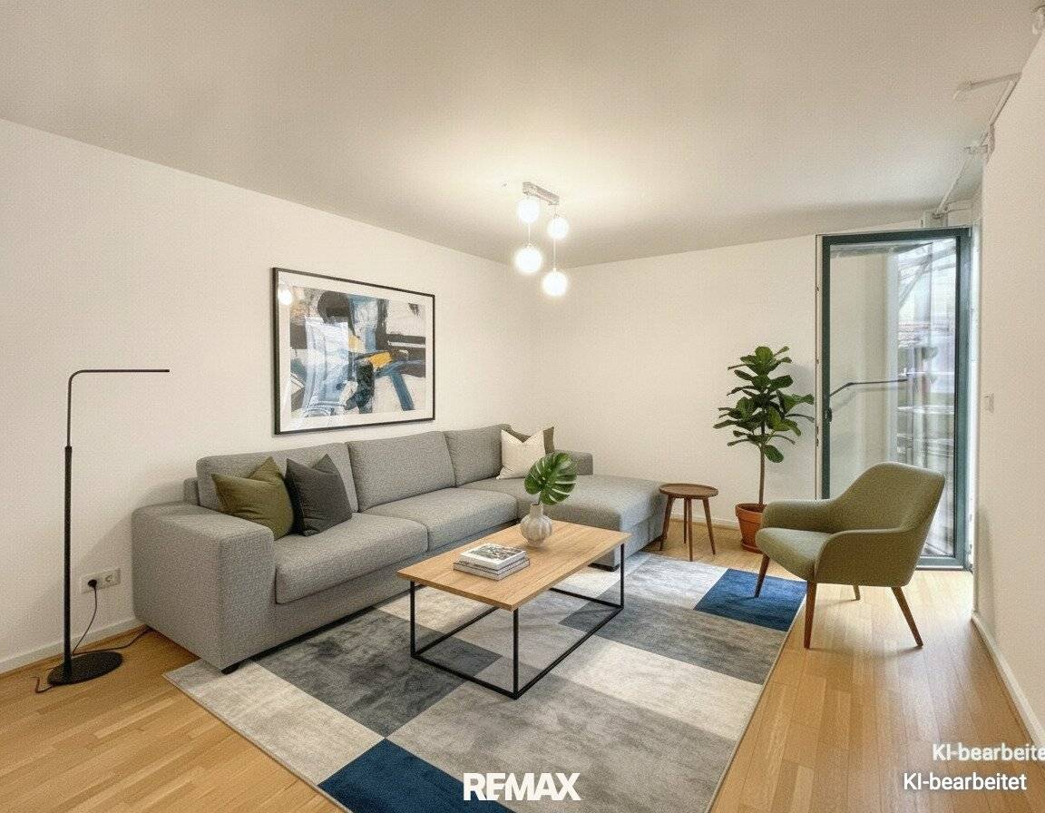 Bright attic apartment with balcony and parquet flooring