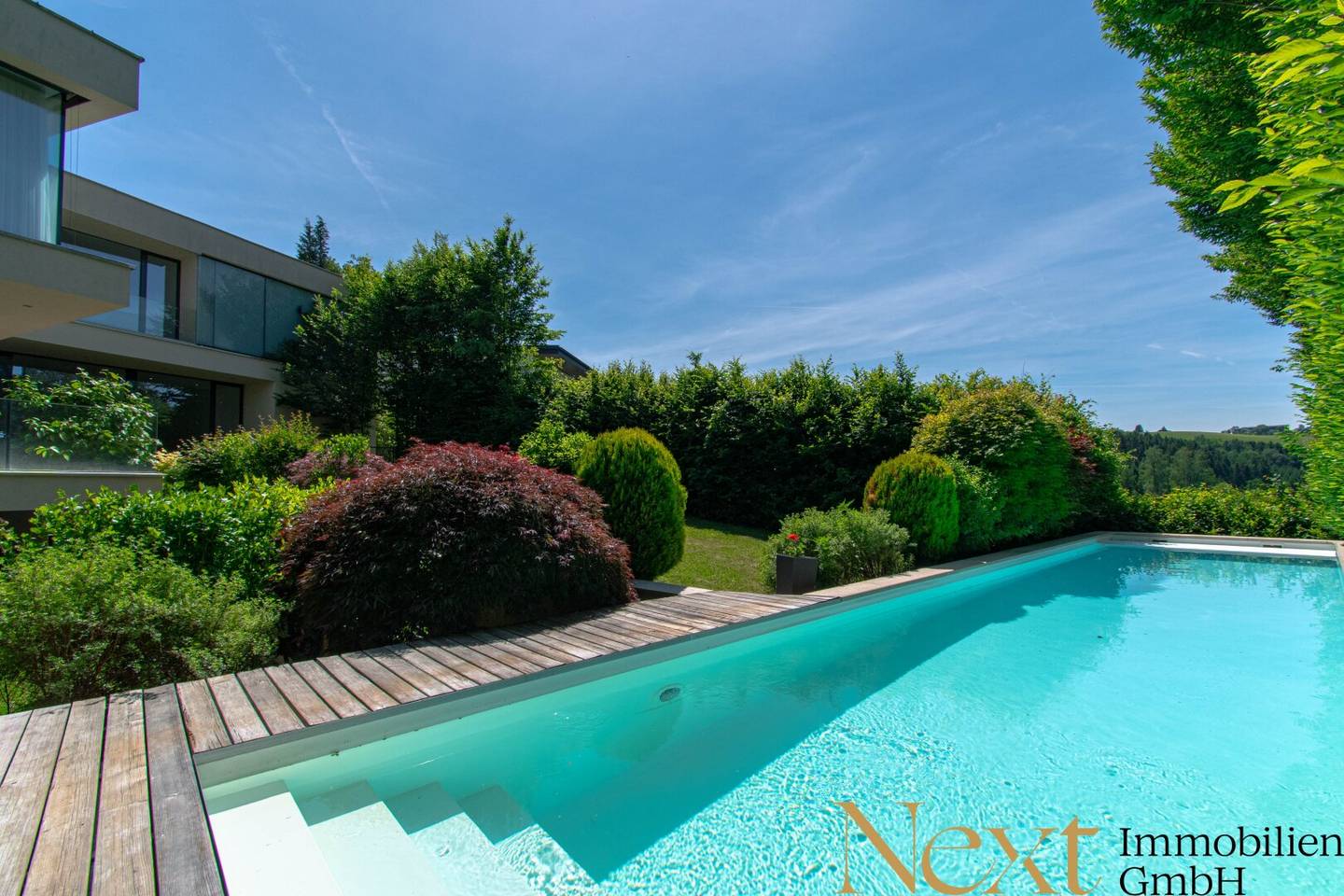Moderne Villa mit Salzwasserpool Wellnessbereich und Lift