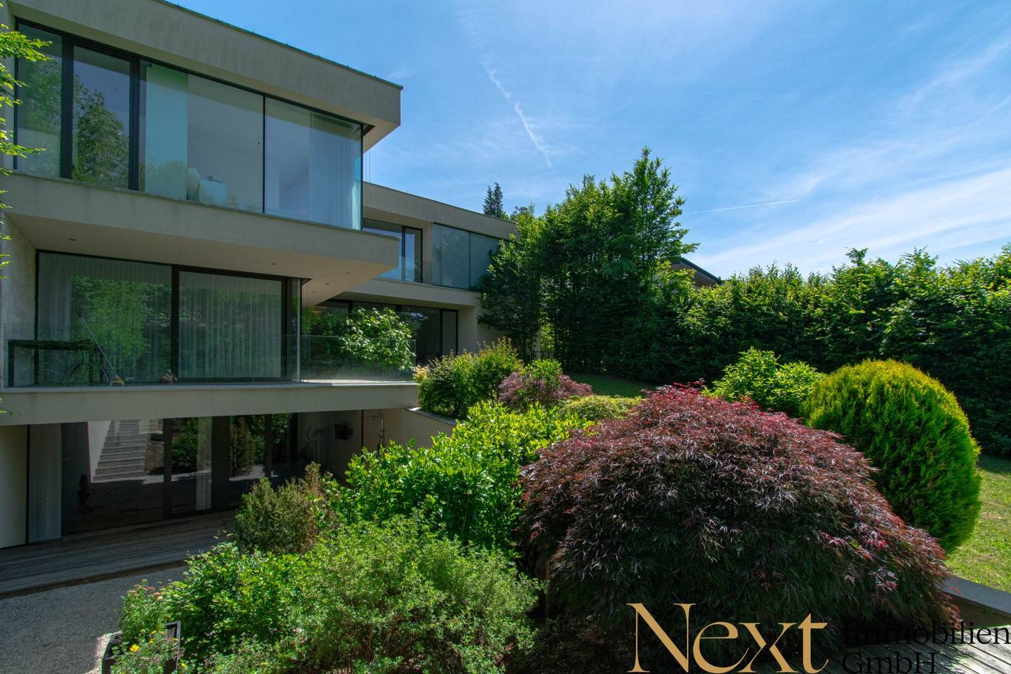 Moderne Villa mit Salzwasserpool Wellnessbereich und Lift