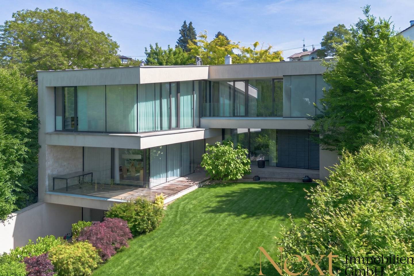 Moderne Villa mit Salzwasserpool Wellnessbereich und Lift