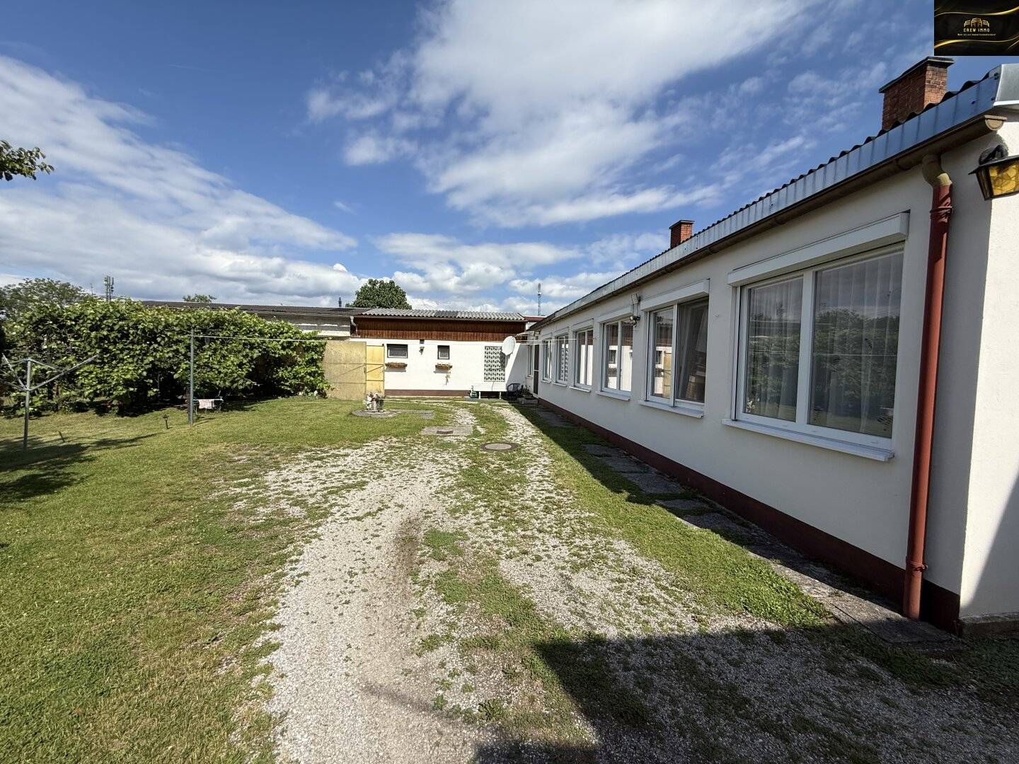 Vielseitiges Haus mit Gewerbefläche und großem Grundstück