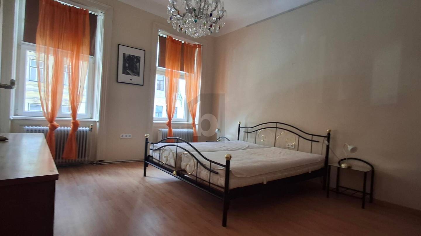 Lichtdurchflutete Wohnung mit sehr guter Anbindung