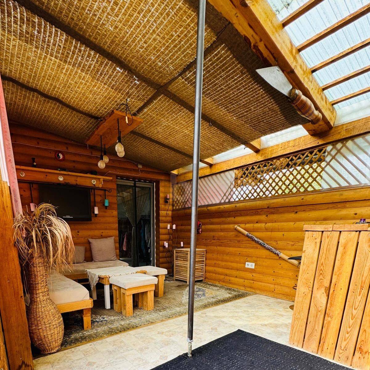 Familienwohnung mit Holzterrasse in Bach und Golfplatznähe