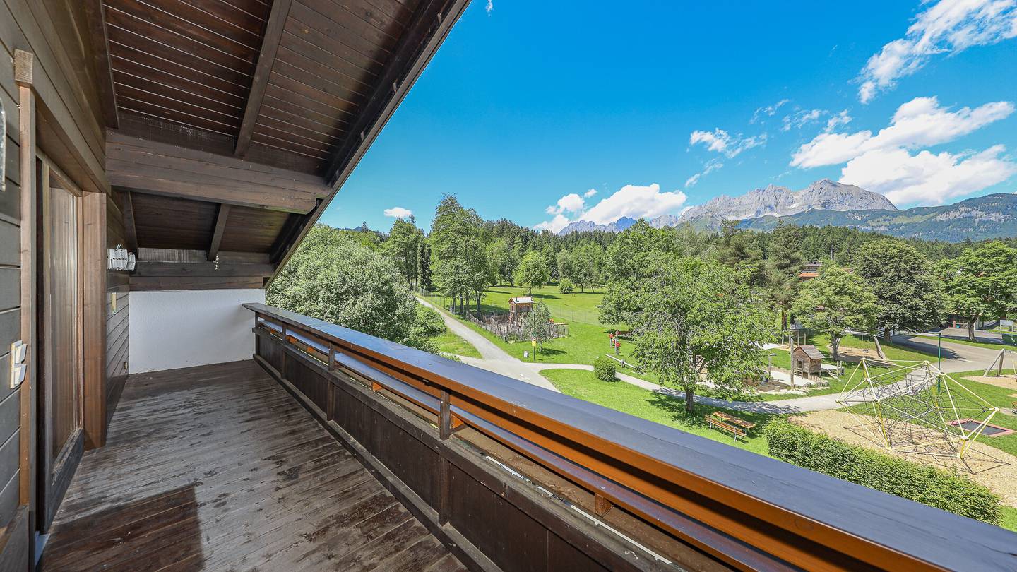 Dachgeschosswohnung mit Balkon und Kaiserblick