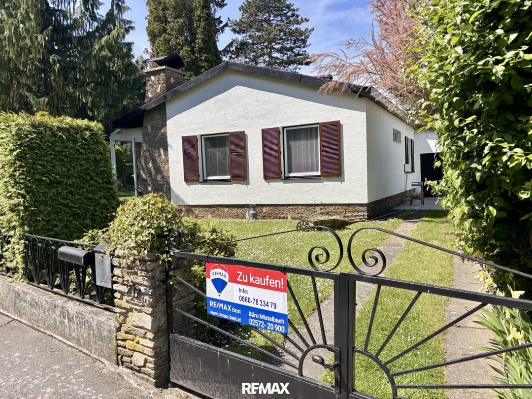 Bungalow mit Garten und Garage in ruhiger Lage