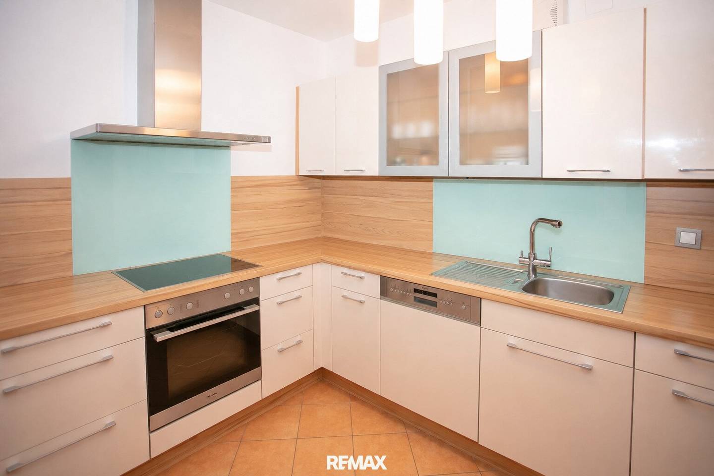 Helle Wohnung mit Balkon und Tiefgaragenstellplatz in gepflegter Anlage