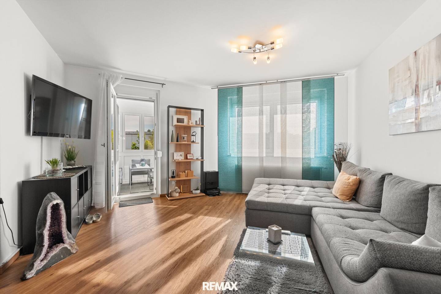 Wohnung mit Loggia und zwei Tiefgaragenplätzen am Froschberg