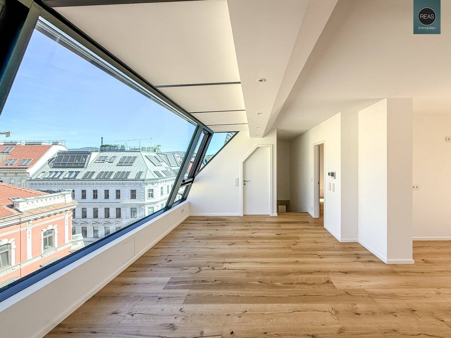 First occupancy maisonette with terrace and panoramic view