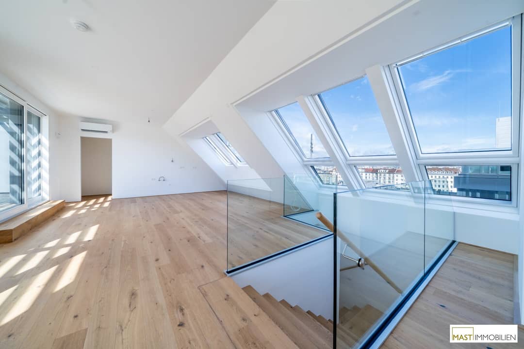 Penthouse mit großer Dachterrasse und Wohnküche im Dachgeschoss