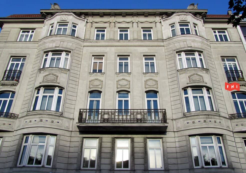 Charming Altbau apartment with double doors in the Josefstadt